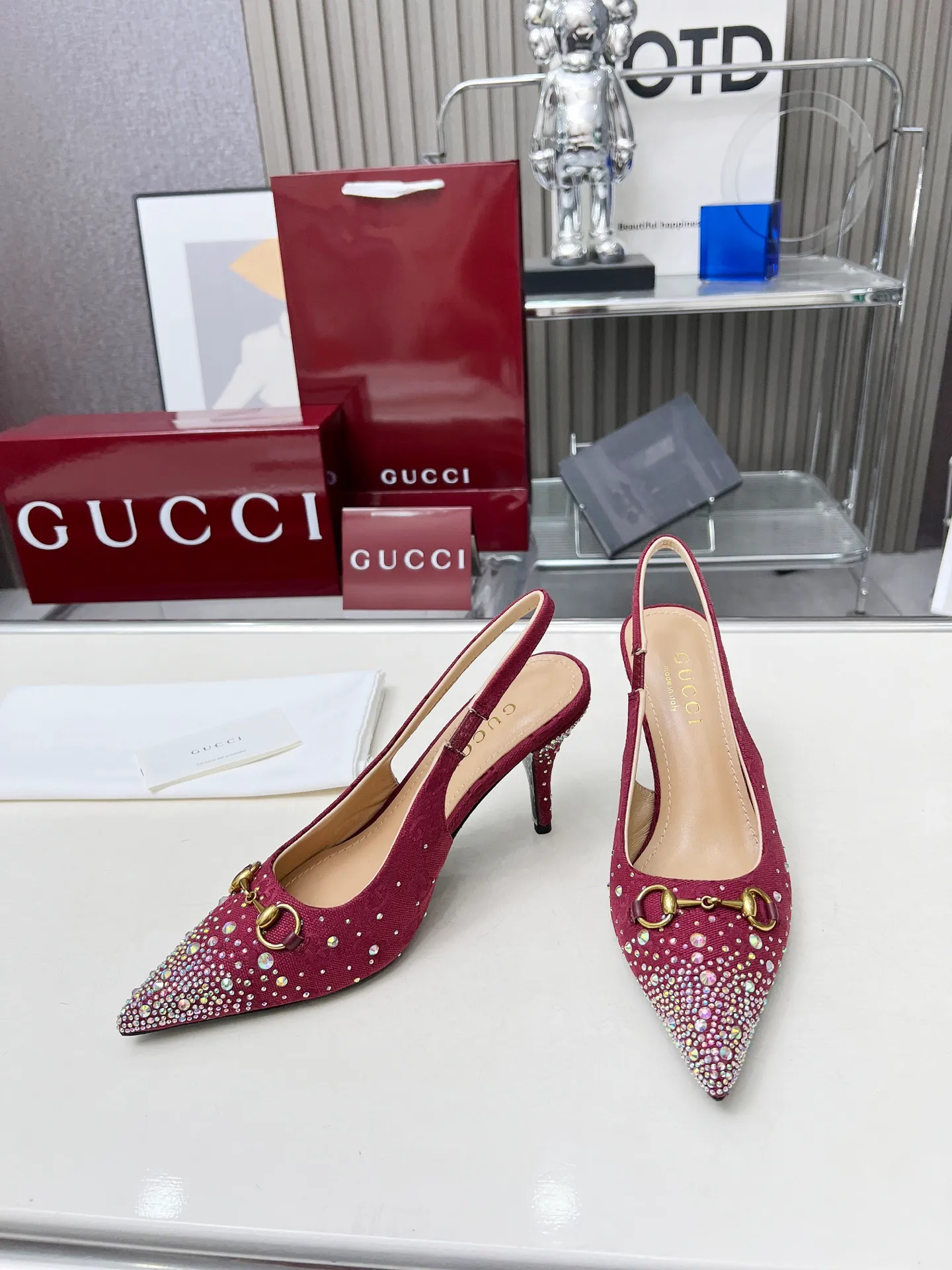 👟👟Ex-factory price 420👟👟 Genuine leather sole +40 Original quality gucci 2025 spring and summer new rhinestone high heels, top quality for sale, purchased authentic developed original hot-drilled process classic double G presbyopic surface, lining sheepskin with Italian original board material and craftsmanship are the same as the original! Code number: 35-42,